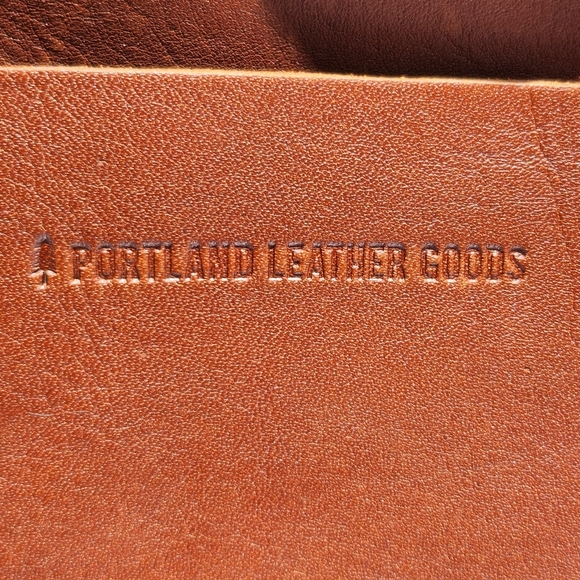 Portland Leather Brown Tote Bag with Minimalist Design - Picture 4 of 15